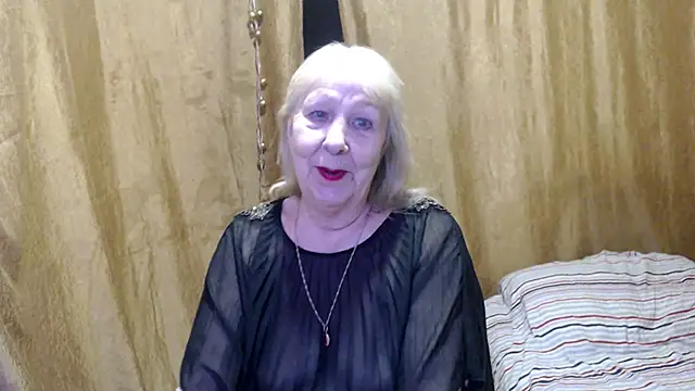Snapshot of _Estelitta_5 chatting on February 2025 09:27:02 PM  Estelitta 5 online show from February 2025 09:27:02 PM