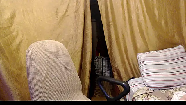 Snapshot of _Estelitta_5 chatting on October 2025 01:54:01 PM  Estelitta 5 online show from October 2025 01:54:01 PM