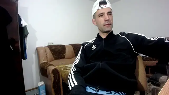 I like older menn online show from February 2026 06:09:01 AM