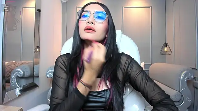 AzuraKindong online show from January 2026 07:16:01 PM