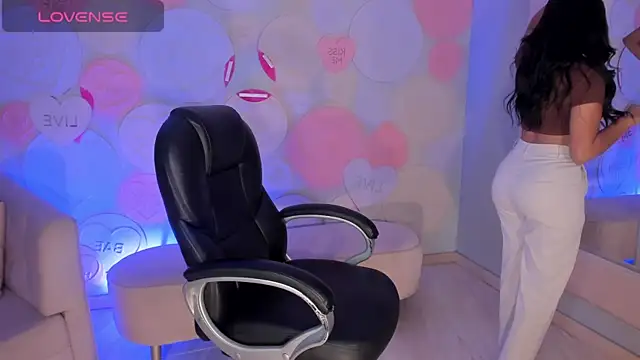 sarawinstone online show from December 2024 07:54:01 PM