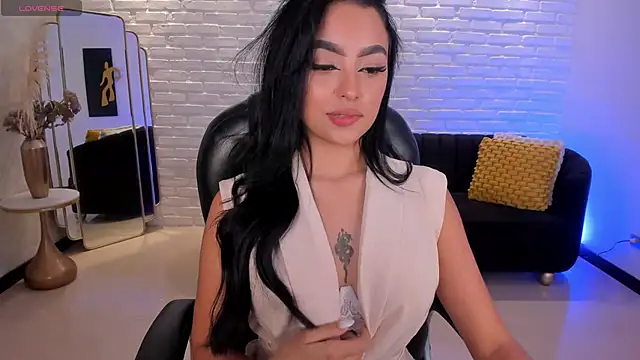 sarawinstone online show from December 2024 11:03:02 AM