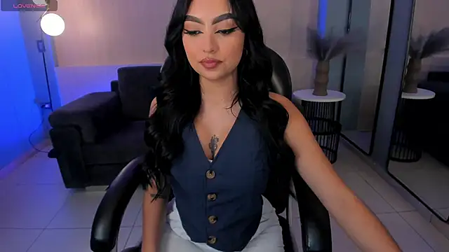 sarawinstone online show from January 2025 11:28:02 AM