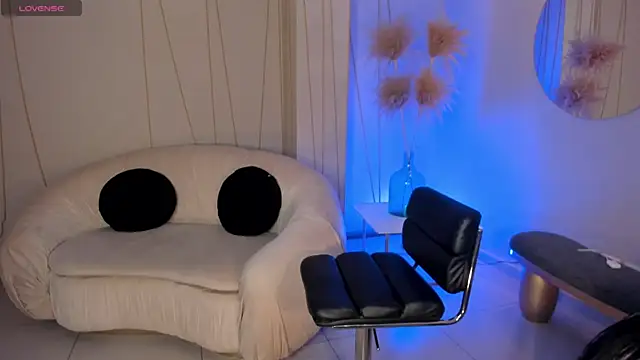 sarawinstone online show from February 2025 08:04:01 PM