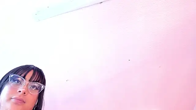 Snapshot of Red_lady chatting on January 2025 07:00:01 AM Red lady online show from January 2025 07:00:01 AM