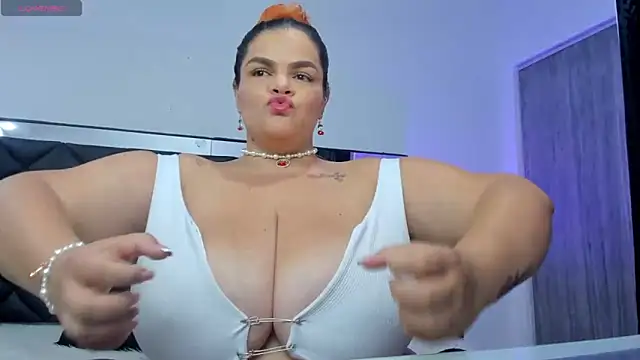 Sara Thompsoon online show from December 2024 11:55:02 AM