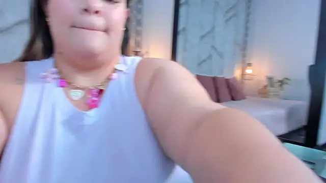 Sara Thompsoon online show from February 2026 11:29:02 AM