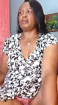 Snapshot of TALLNSEXY48 chatting on January 2025 11:31:01 PM TALLNSEXY48 online show from January 2025 11:31:01 PM