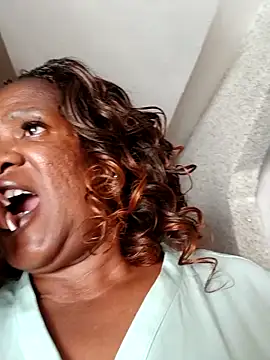 Snapshot of TALLNSEXY48 chatting on September 2025 12:28:02 PM TALLNSEXY48 online show from September 2025 12:28:02 PM