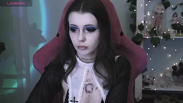 prettybones online show from April 2026 12:33:01 AM