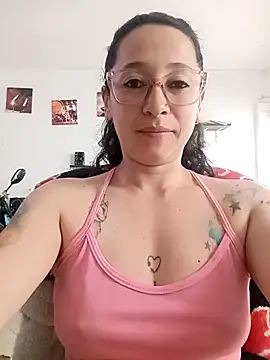 emilypoppy3 online show from April 2026 09:48:01 PM