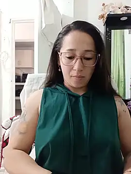 Snapshot of emilypoppy3 chatting on June 2026 07:17:01 PM emilypoppy3 online show from June 2026 07:17:01 PM