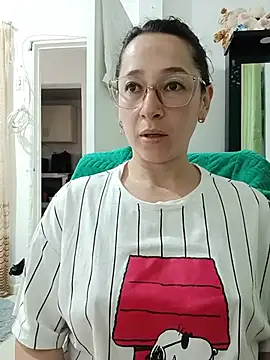 Snapshot of emilypoppy3 chatting on July 2026 04:10:02 PM emilypoppy3 online show from July 2026 04:10:02 PM