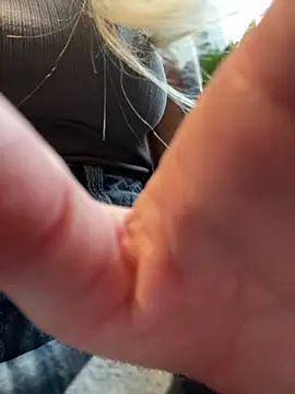 Snapshot of NewLale chatting on December 2024 07:04:01 AM NewLale online show from December 2024 07:04:01 AM