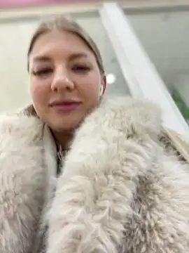 Snapshot of NewLale chatting on December 2024 07:44:01 AM NewLale online show from December 2024 07:44:01 AM