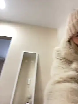 Snapshot of NewLale chatting on January 2025 03:48:02 AM NewLale online show from January 2025 03:48:02 AM