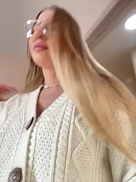 Snapshot of NewLale chatting on January 2025 03:22:02 AM NewLale online show from January 2025 03:22:02 AM