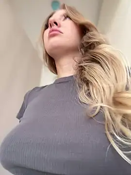 Snapshot of NewLale chatting on February 2025 03:20:01 AM NewLale online show from February 2025 03:20:01 AM