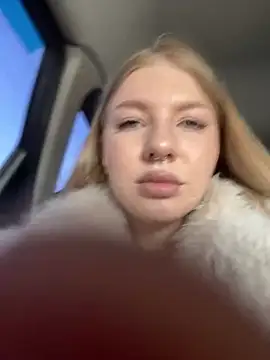 Snapshot of NewLale chatting on March 2025 03:25:01 AM NewLale online show from March 2025 03:25:01 AM