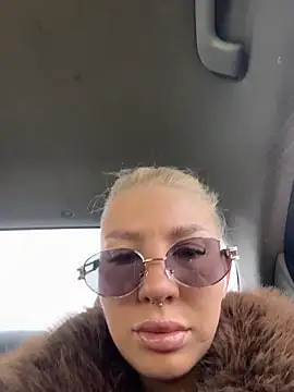 Snapshot of NewLale chatting on April 2026 03:15:01 AM NewLale online show from April 2026 03:15:01 AM