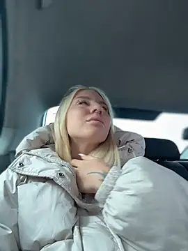 Snapshot of NewLale chatting on April 2026 03:15:01 AM NewLale online show from April 2026 03:15:01 AM