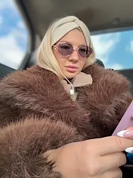 Snapshot of NewLale chatting on April 2026 03:55:01 AM NewLale online show from April 2026 03:55:01 AM