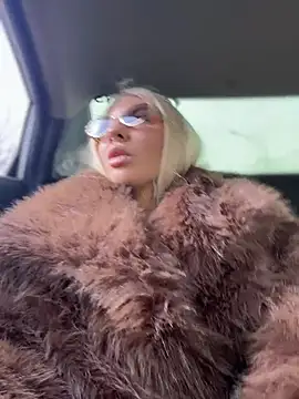 Snapshot of NewLale chatting on April 2026 03:11:02 AM NewLale online show from April 2026 03:11:02 AM