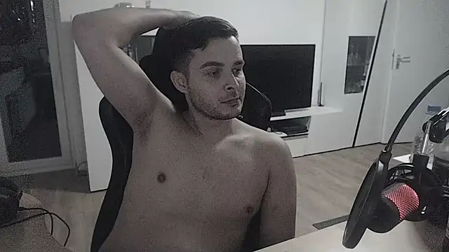 SharkLuigi online show from January 2025 11:11:01 PM