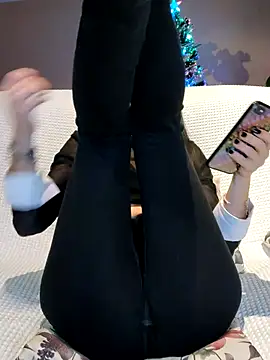 Melody87 online show from December 2025 07:53:02 PM