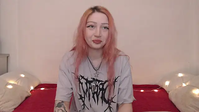 Snapshot of Emily_hardcore chatting on April 2026 10:05:01 PM Emily hardcore online show from April 2026 10:05:01 PM