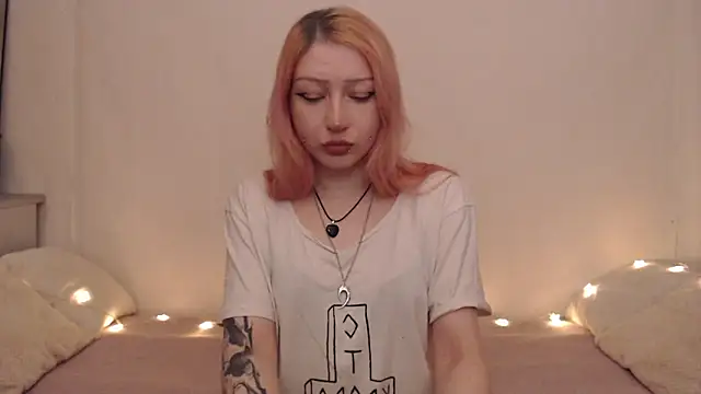Snapshot of Emily_hardcore chatting on May 2026 09:12:02 PM Emily hardcore online show from May 2026 09:12:02 PM