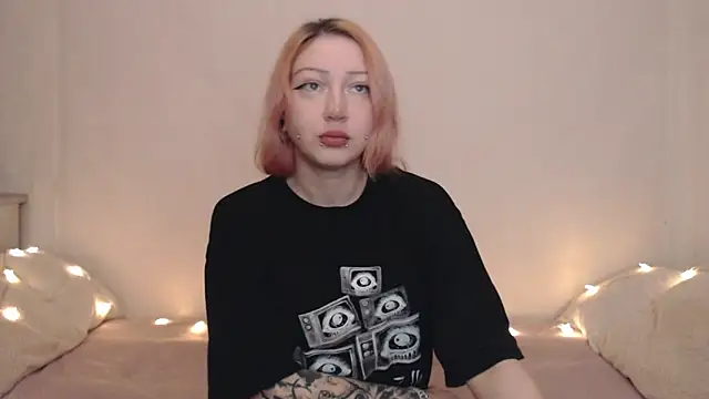 Snapshot of Emily_hardcore chatting on May 2026 10:05:01 PM Emily hardcore online show from May 2026 10:05:01 PM