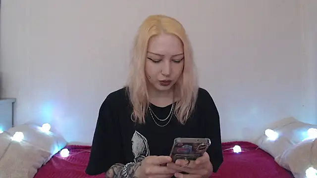 Snapshot of Emily_hardcore chatting on June 2026 09:52:02 PM Emily hardcore online show from June 2026 09:52:02 PM