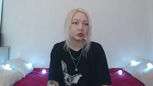 Snapshot of Emily_hardcore chatting on July 2026 11:20:01 PM Emily hardcore online show from July 2026 11:20:01 PM