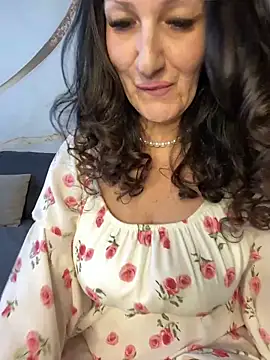 Snapshot of Katie-n chatting on May 2026 07:15:02 AM Katie-n online show from May 2026 07:15:02 AM