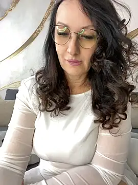 Snapshot of Katie-n chatting on June 2026 10:08:02 AM Katie-n online show from June 2026 10:08:02 AM