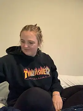 Snapshot of cammy2 chatting on December 2024 10:20:01 PM cammy2 online show from December 2024 10:20:01 PM