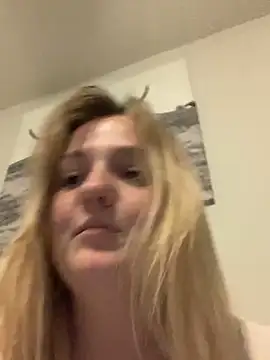 Snapshot of cammy2 chatting on January 2025 02:15:02 AM cammy2 online show from January 2025 02:15:02 AM