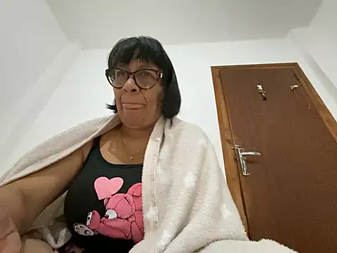 Snapshot of sweeviolet chatting on April 2026 06:36:01 AM sweeviolet online show from April 2026 06:36:01 AM