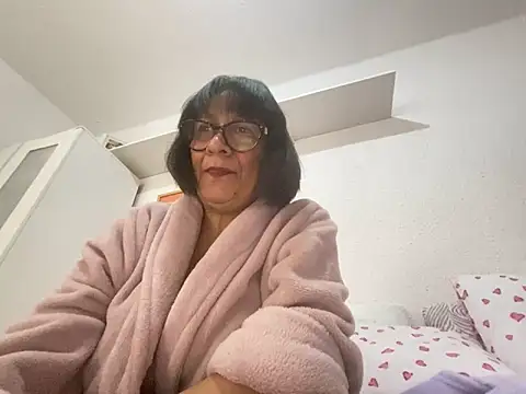Snapshot of sweeviolet chatting on May 2026 03:27:01 PM sweeviolet online show from May 2026 03:27:01 PM