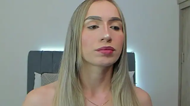 Snapshot of im_sarah34 chatting on May 2026 03:01:01 AM im sarah34 online show from May 2026 03:01:01 AM