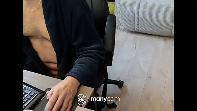 lolacharlyxh online show from January 2026 01:57:02 PM