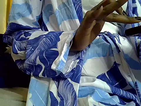 Skinny m online show from November 2025 04:18:02 AM