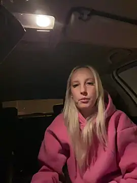 Snapshot of MerlinDave chatting on January 2026 01:31:02 AM MerlinDave online show from January 2026 01:31:02 AM