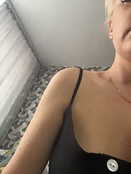 Snapshot of MerlinDave chatting on April 2026 01:03:01 AM MerlinDave online show from April 2026 01:03:01 AM