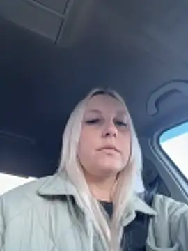 Snapshot of MerlinDave chatting on April 2026 12:33:01 AM MerlinDave online show from April 2026 12:33:01 AM