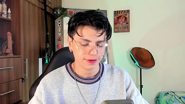 marckalexis online show from October 2025 06:59:01 PM