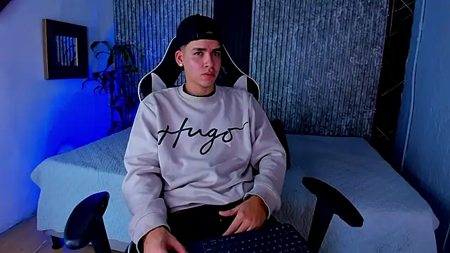 Mike 0233  online show from September 2025 04:22:01 AM