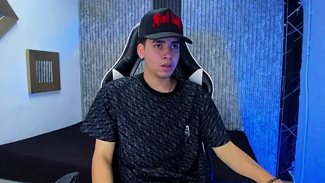 Mike 0233  online show from December 2025 04:28:02 AM