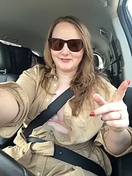 Snapshot of GingerSnap33 chatting on November 2025 06:10:01 PM GingerSnap33 online show from November 2025 06:10:01 PM